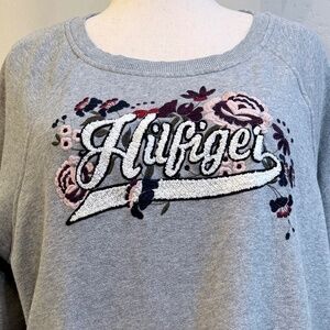 Plus Size - 2X - Tommy Hilfiger Women's Gray Floral Chenille Logo Sweatshirt 🔥